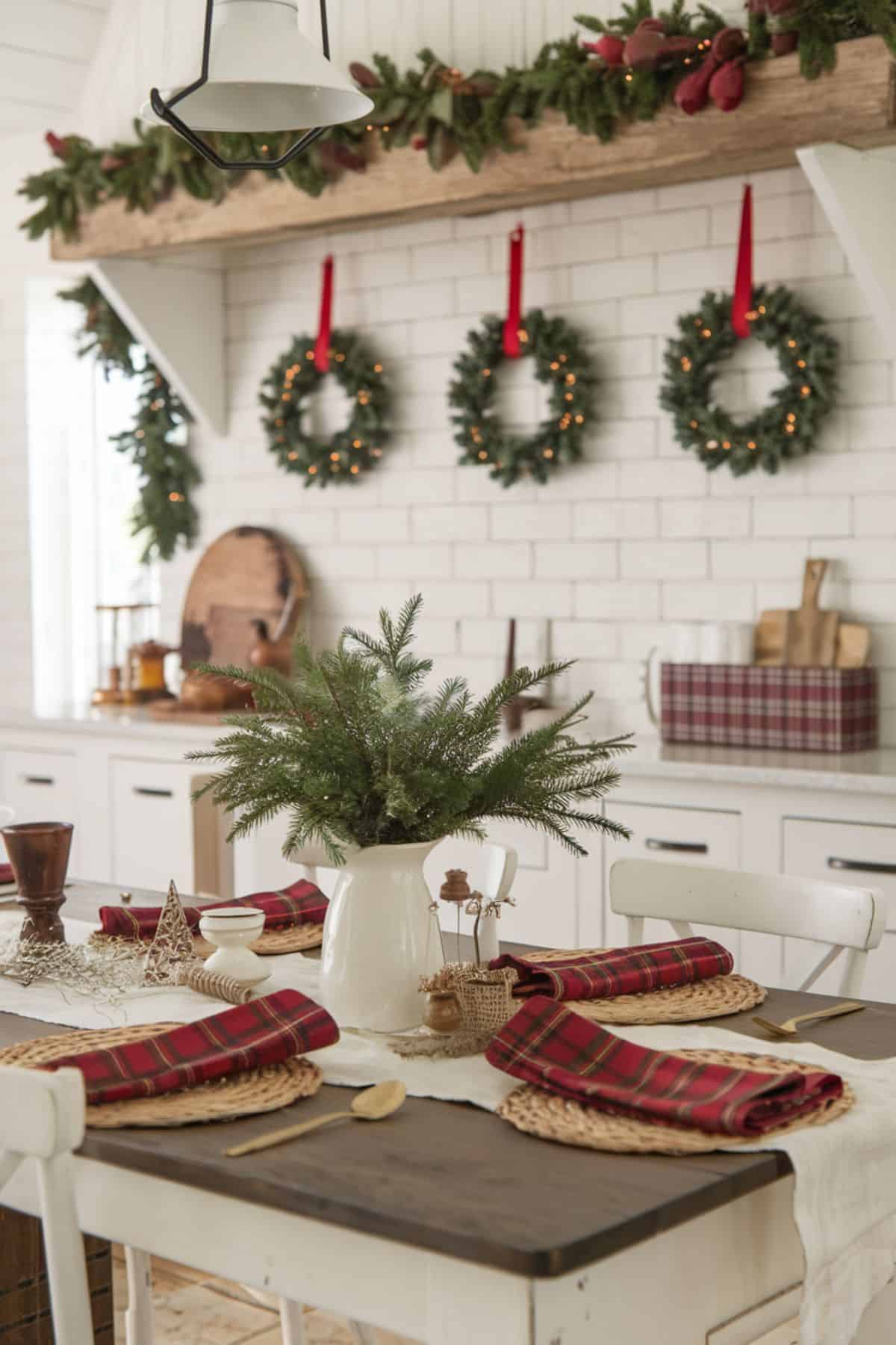 15 Festive Christmas Kitchen Decor Ideas You'll Love