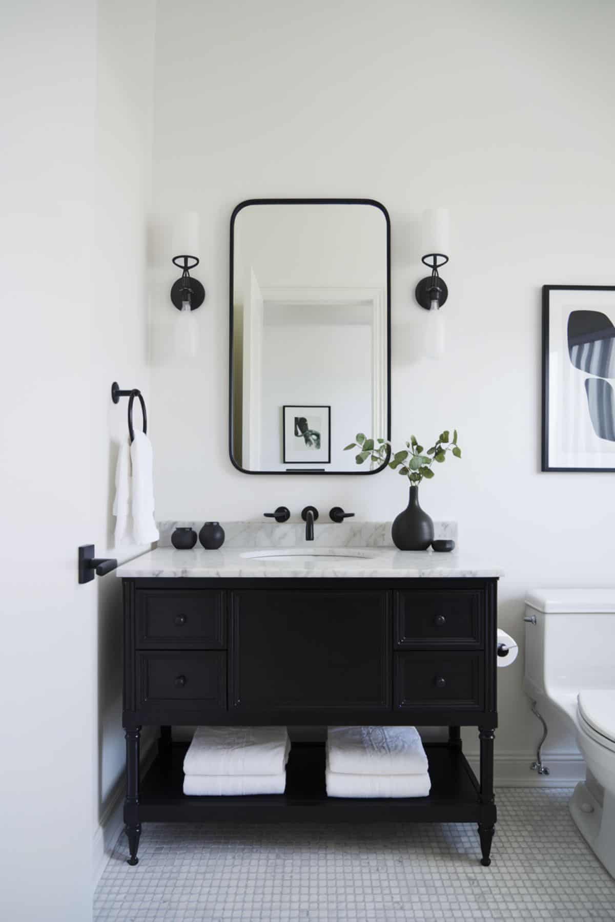 View of Minimalist Bathroom Decor Ideas for a Maintainable Look